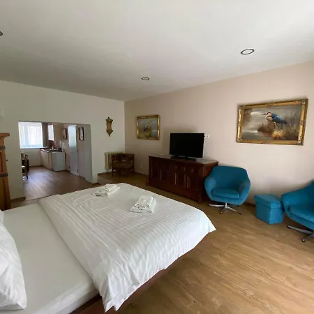 Zamecek Na Celadne 3*