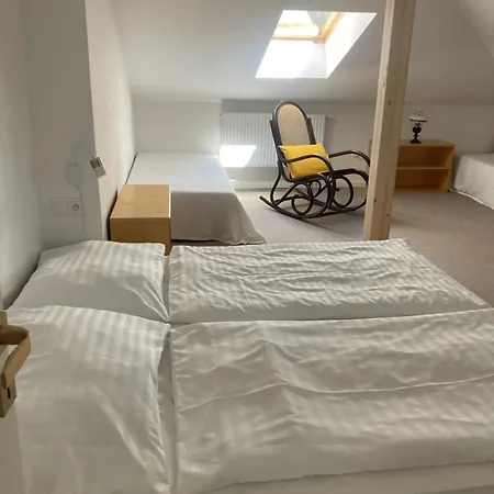 Hotel Zamecek Na Celadne 3*